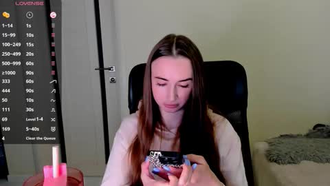 Snapshot of nikoll_s chatting on October 30, 2025, 6:59 am online show from October 30, 2025, 6:59 am