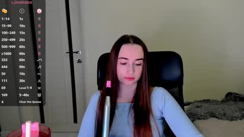 Snapshot of nikoll_s chatting on November 11, 2025, 4:34 am online show from November 11, 2025, 4:34 am