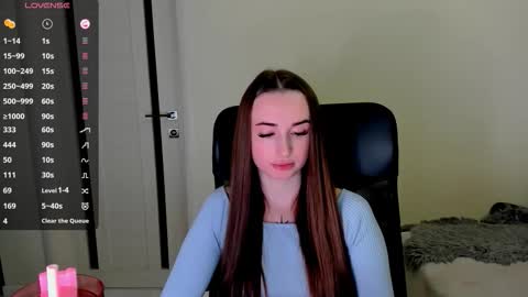 Snapshot of nikoll_s chatting on November 13, 2025, 5:17 am online show from November 13, 2025, 5:17 am