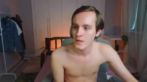 niko online show from March 5, 2025, 8:21 am