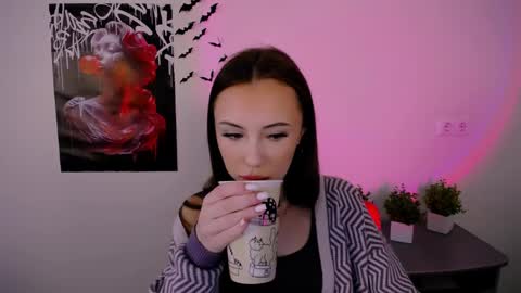 nikonara_ online show from February 10, 2025, 9:47 am