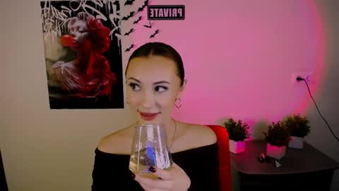 nikonara_ online show from March 9, 2025, 4:11 pm