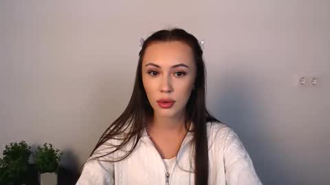 nikonara_ online show from October 19, 2025, 1:01 pm