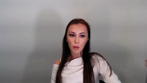 nikonara_ online show from November 8, 2025, 1:33 pm