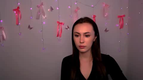 Snapshot of nikonara_ chatting on April 24, 2026, 12:18 pm nikonara_ online show from April 24, 2026, 12:18 pm