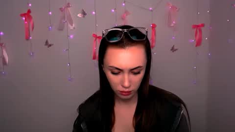 Snapshot of nikonara_ chatting on April 27, 2026, 12:14 pm nikonara_ online show from April 27, 2026, 12:14 pm
