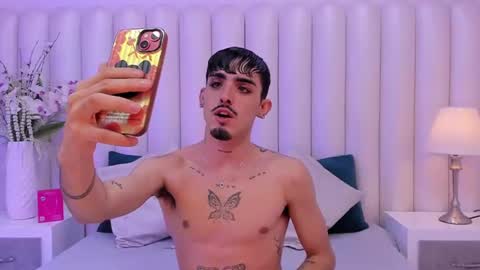 Niko Stone online show from September 28, 2025, 5:46 am