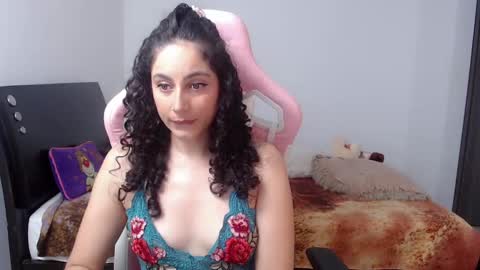 niky_blue online show from December 18, 2024, 1:26 am