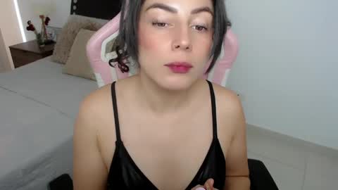 Snapshot of niky_blue chatting on June 5, 2026, 12:44 pm niky_blue online show from June 5, 2026, 12:44 pm