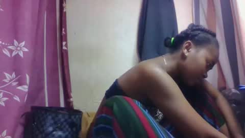 nilah online show from November 10, 2025, 1:32 pm