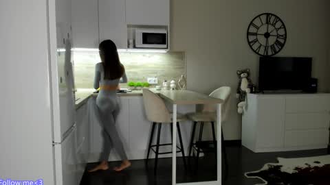 Bella online show from January 13, 2025, 7:32 am