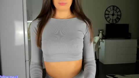 Bella online show from January 24, 2025, 8:54 pm