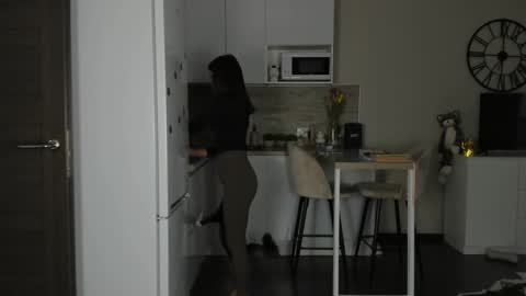 Bella online show from March 12, 2026, 2:23 pm