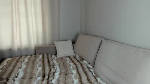 Bella online show from March 30, 2026, 9:10 am