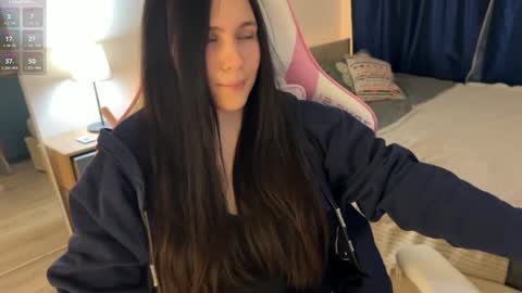 Snapshot of nimfaheart chatting on February 13, 2025, 6:48 pm Jennet online show from February 13, 2025, 6:48 pm