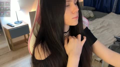 Snapshot of nimfaheart chatting on February 15, 2025, 2:00 pm Jennet online show from February 15, 2025, 2:00 pm