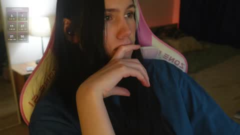 Snapshot of nimfaheart chatting on February 17, 2025, 5:43 pm Jennet online show from February 17, 2025, 5:43 pm