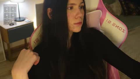 Snapshot of nimfaheart chatting on February 19, 2025, 3:27 pm Jennet online show from February 19, 2025, 3:27 pm