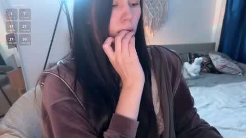 Snapshot of nimfaheart chatting on September 18, 2025, 1:24 pm Jennet online show from September 18, 2025, 1:24 pm