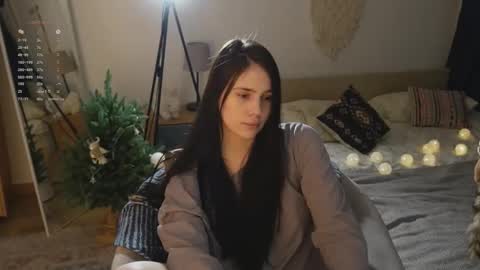 Snapshot of nimfaheart chatting on January 14, 2026, 6:46 pm Jennet online show from January 14, 2026, 6:46 pm