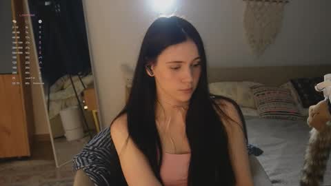 Snapshot of nimfaheart chatting on March 18, 2026, 5:49 pm Jennet online show from March 18, 2026, 5:49 pm