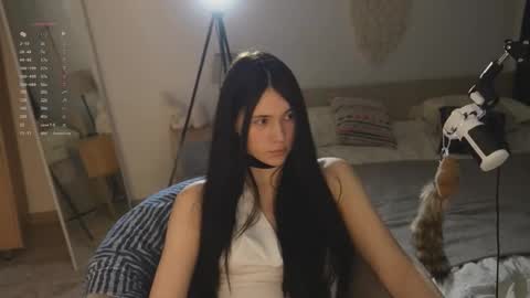 Snapshot of nimfaheart chatting on March 19, 2026, 6:12 pm Jennet online show from March 19, 2026, 6:12 pm