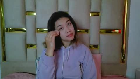 Nina Carther online show from December 5, 2025, 11:08 am