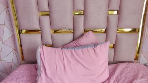 Nina Carther online show from March 18, 2026, 4:10 pm