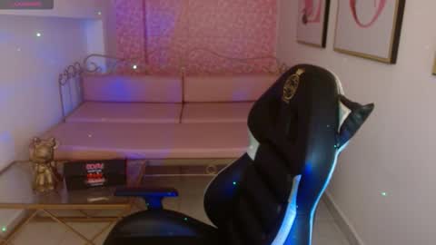 Nina online show from March 27, 2026, 1:11 pm