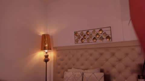 nina joyce online show from April 8, 2026, 7:36 pm