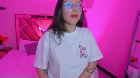 Nina myers online show from November 7, 2025, 3:39 am