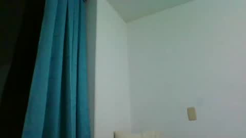 Snapshot of nina_petit chatting on February 17, 2025, 12:10 am Nina online show from February 17, 2025, 12:10 am