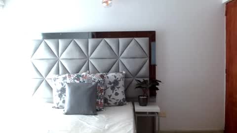  Nina  online show from December 4, 2024, 8:29 pm