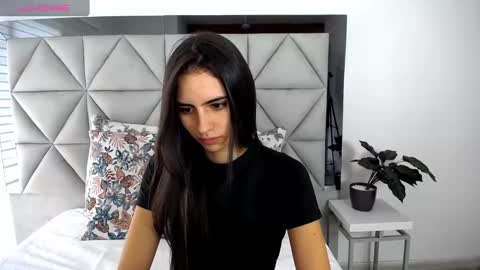  Nina  online show from December 31, 2024, 6:35 pm