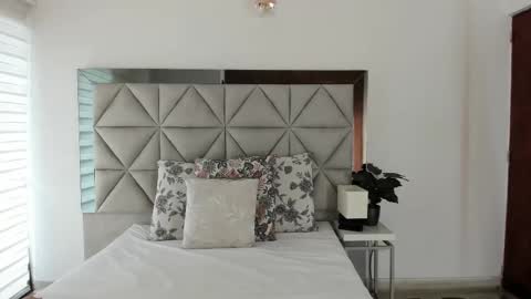  Nina  online show from September 11, 2025, 8:53 pm