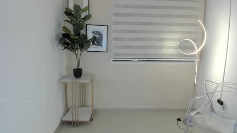 Natalia  FOLLOW ME ----  nathy po online show from February 19, 2025, 11:25 pm