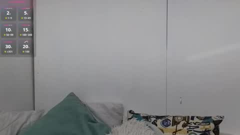 Ninaa fox online show from December 1, 2025, 4:23 pm