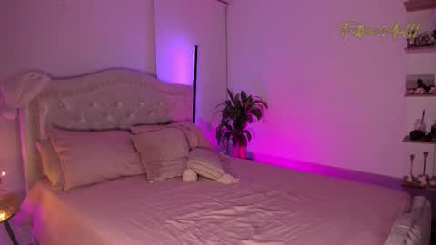    online show from December 4, 2025, 12:31 am