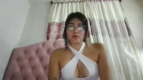 ninaa_velvett online show from April 10, 2026, 4:17 am