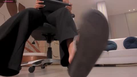 Nina online show from November 27, 2025, 5:20 am