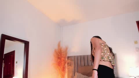 Snapshot of ninacavallli chatting on December 21, 2024, 6:23 pm Nina online show from December 21, 2024, 6:23 pm