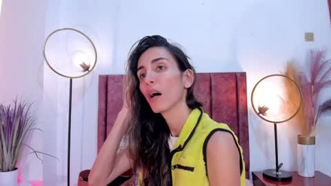 Snapshot of ninacavallli chatting on January 11, 2025, 6:33 pm Nina online show from January 11, 2025, 6:33 pm