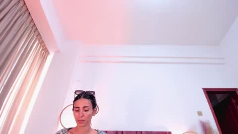 Snapshot of ninacavallli chatting on January 18, 2025, 5:59 pm Nina online show from January 18, 2025, 5:59 pm