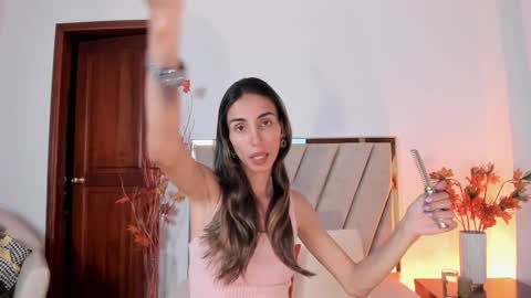 Snapshot of ninacavallli chatting on January 20, 2025, 3:07 pm Nina online show from January 20, 2025, 3:07 pm