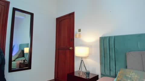 Snapshot of ninacavallli chatting on January 25, 2025, 6:02 pm Nina online show from January 25, 2025, 6:02 pm