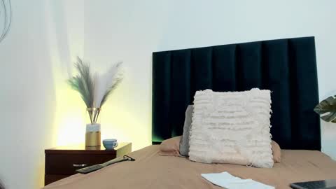 Snapshot of ninacavallli chatting on January 28, 2025, 9:08 pm Nina online show from January 28, 2025, 9:08 pm