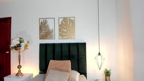 Snapshot of ninacavallli chatting on January 29, 2025, 6:18 pm Nina online show from January 29, 2025, 6:18 pm