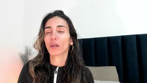 Snapshot of ninacavallli chatting on February 9, 2025, 2:18 pm Nina online show from February 9, 2025, 2:18 pm