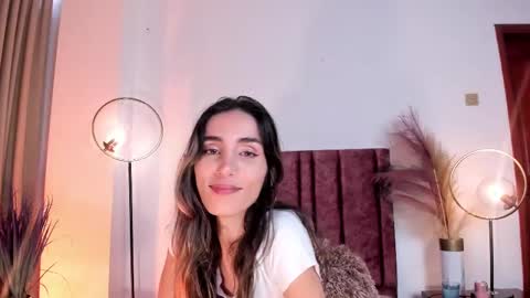 Snapshot of ninacavallli chatting on February 17, 2025, 6:15 pm Nina online show from February 17, 2025, 6:15 pm