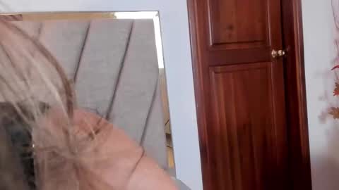 Snapshot of ninacavallli chatting on February 24, 2025, 9:20 pm Nina online show from February 24, 2025, 9:20 pm